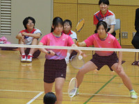 女１